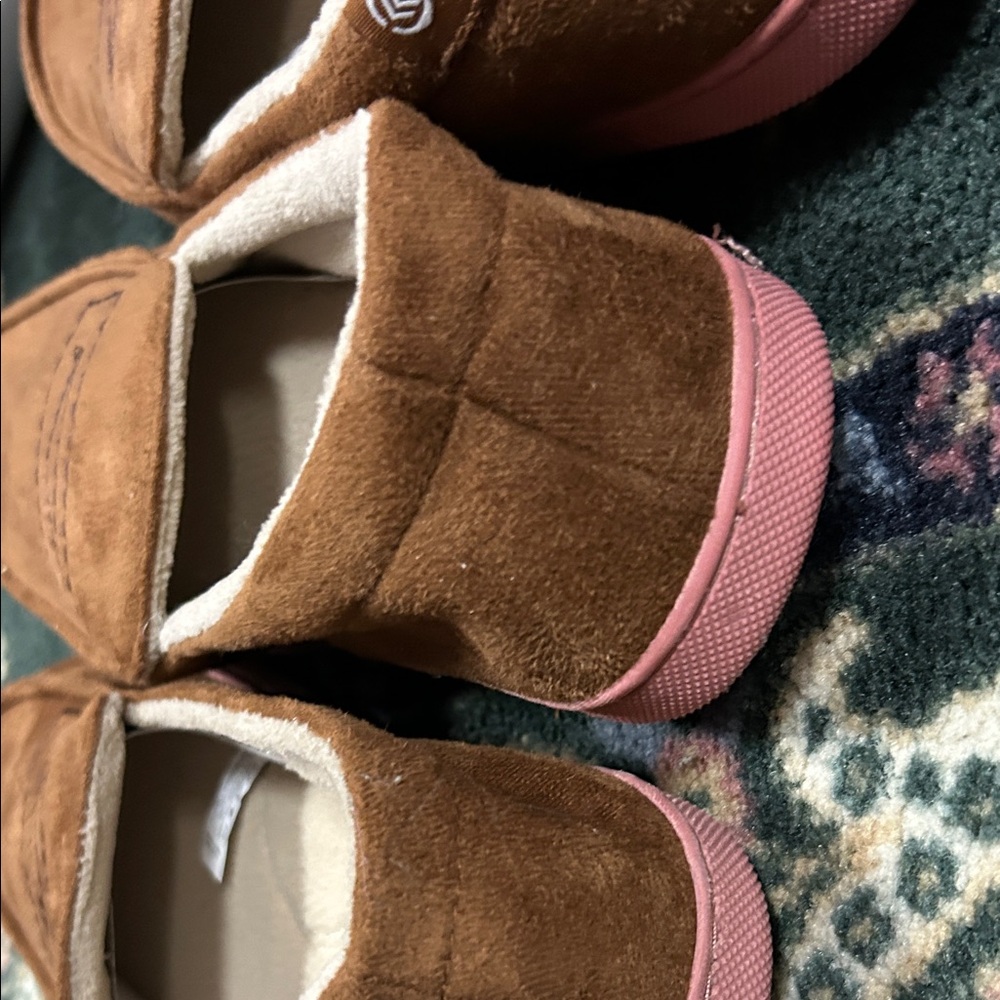 New 2pair Isotoner men’s slippers 13-14 - Picture 5 of 11